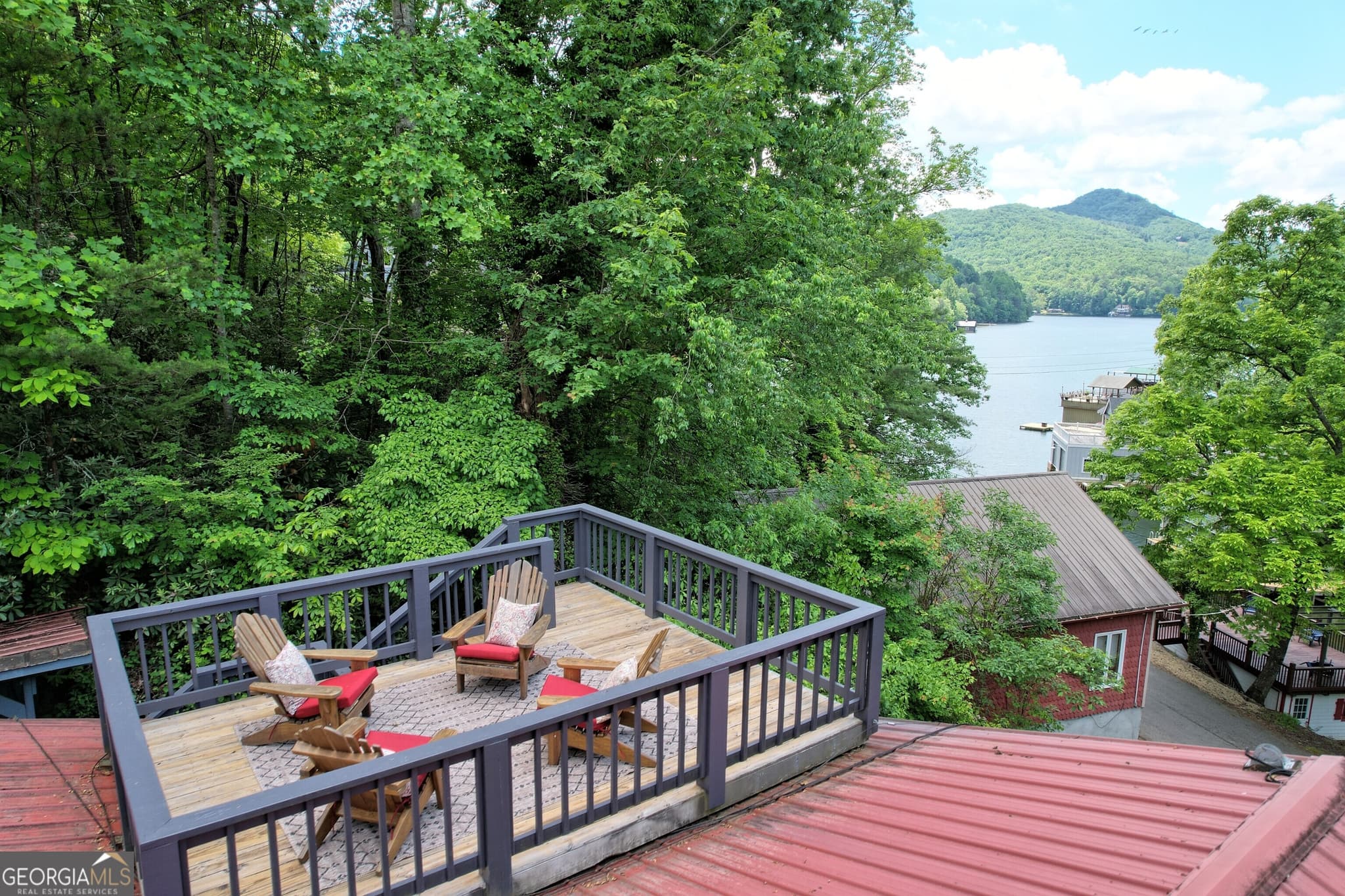 5 bedroom, 3 bathroom, 2,928 sq ft cabin,single family residence for sale at 422 Timpson Cove Road, Clayton, GA 30525 — photo 4