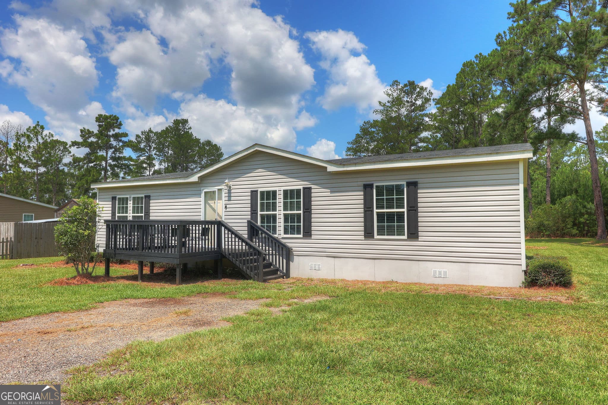 3 bedroom, 2 bathroom, 1,456 sq ft manufactured home,single family residence under contract at 1177 Egg And Butter Road, Ochlocknee, GA 31773