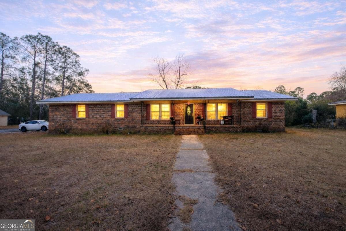 4 bedroom, 2 bathroom, 2,128 sq ft single family residence for sale at 408 Janice Avenue, Nashville, GA 31639