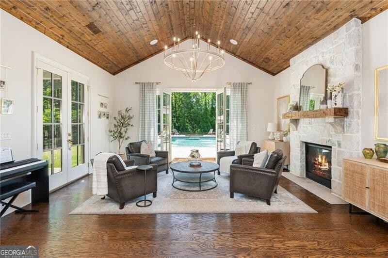 6 bedroom, 5.5 bathroom, 5,568 sq ft single family residence for sale at 4184 Thompson Mill Road, Buford, GA 30519 — photo 2