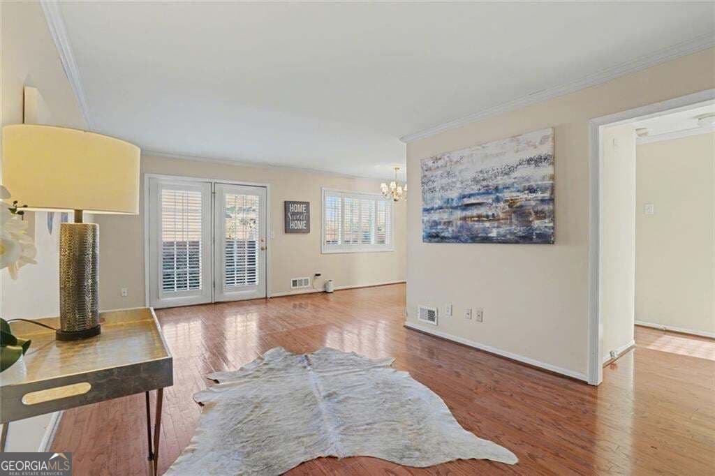 2 bedroom, 1.5 bathroom, 886 sq ft condominium for sale at 5375 Roswell Road B1, Sandy Springs, GA 30342 — photo 4