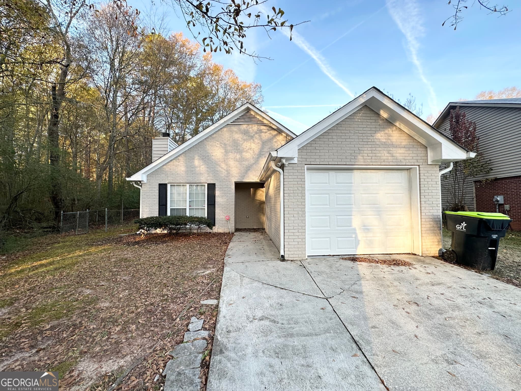 3 bedroom, 2 bathroom, 1,476 sq ft single family residence for sale at 1641 NE Riverchase Circle, Conyers, GA 30013 — photo 2