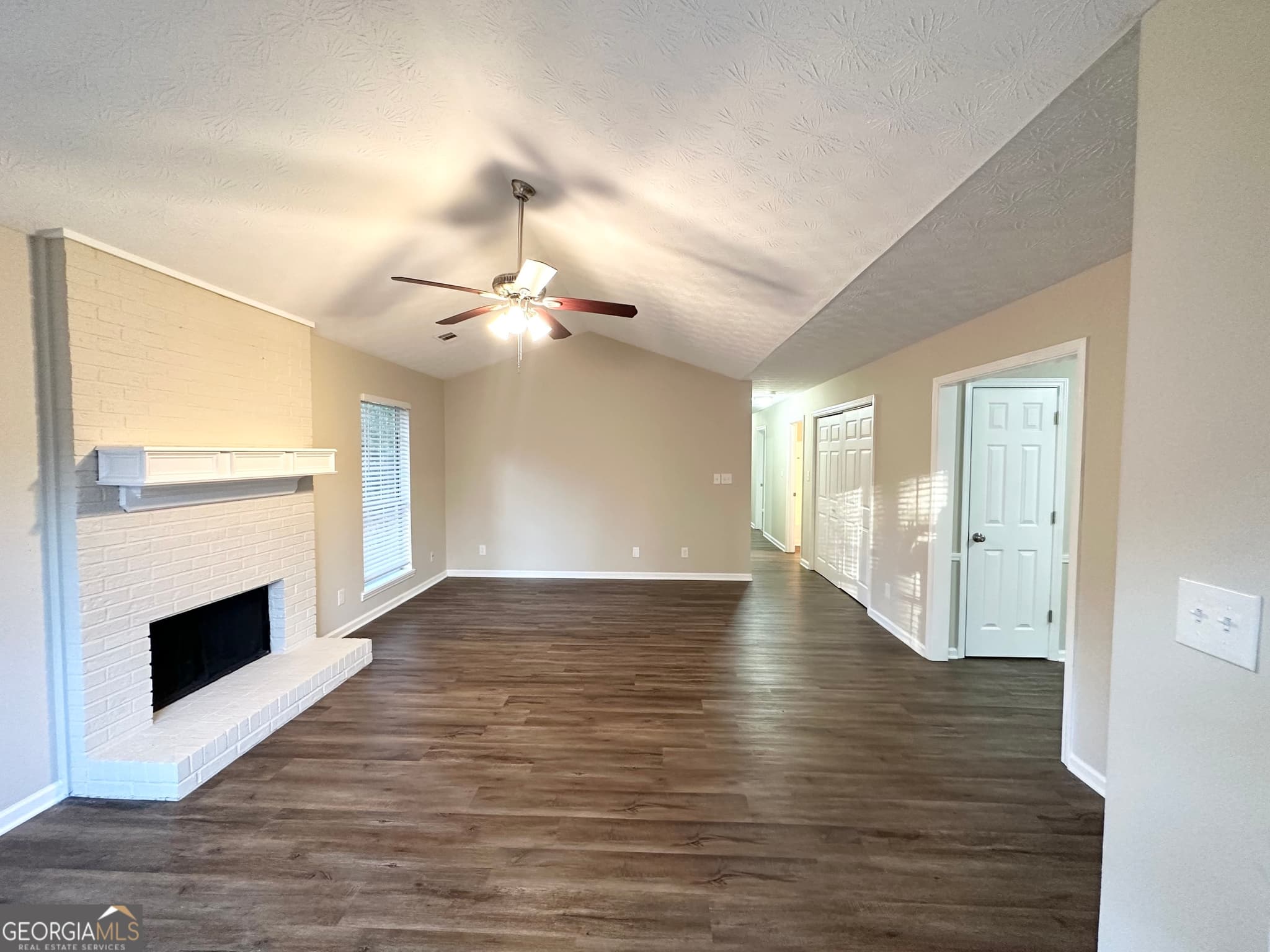 3 bedroom, 2 bathroom, 1,476 sq ft single family residence for sale at 1641 NE Riverchase Circle, Conyers, GA 30013 — photo 3