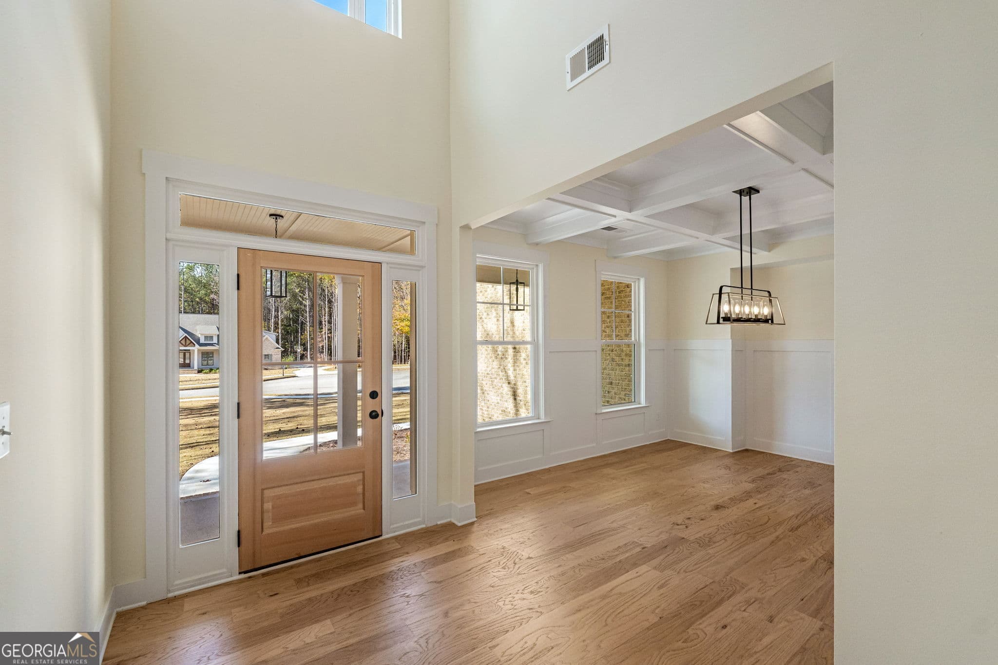 5 bedroom, 3 bathroom, 3,138 sq ft single family residence for sale at 2002 Millstream Court, Griffin, GA 30224 — photo 6