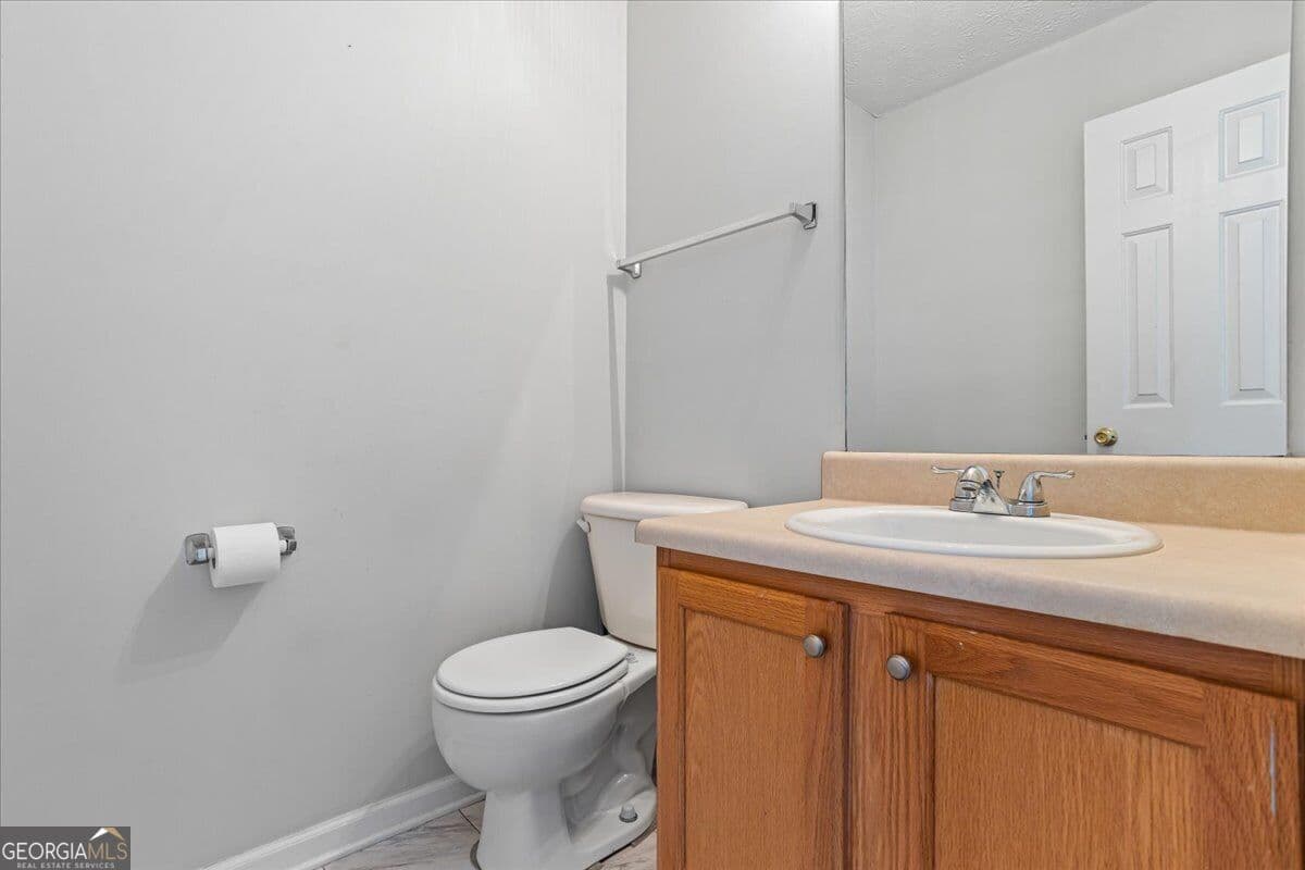 4 bedroom, 2.5 bathroom, 2,627 sq ft single family residence for rent at 825 Karie Drive, Mcdonough, GA 30253 for $2,200 a month — photo 5