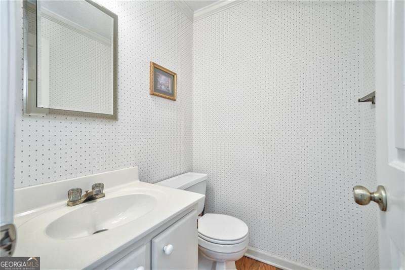 3 bedroom, 2.5 bathroom, 2,276 sq ft single family residence for rent at 4010 Mansion Drive, Marietta, GA 30062 for $2,850 a month — photo 10