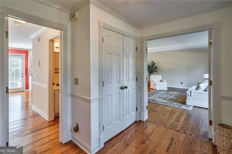 3 bedroom, 2.5 bathroom, 2,276 sq ft single family residence for rent at 4010 Mansion Drive, Marietta, GA 30062 for $2,850 a month — photo 4