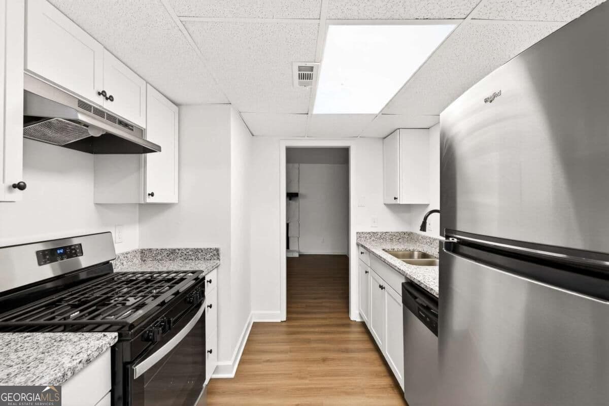 2 bedroom, 3.5 bathroom, 1,100 sq ft quadruplex for rent at 3847 Moran Way, Peachtree Corners, GA 30092 for $1,700 a month — photo 9