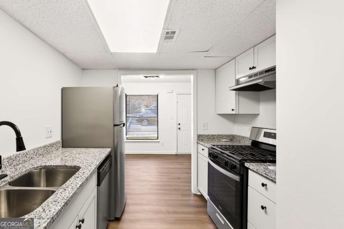 2 bedroom, 3.5 bathroom, 1,100 sq ft quadruplex for rent at 3847 Moran Way, Peachtree Corners, GA 30092 for $1,700 a month — photo 10