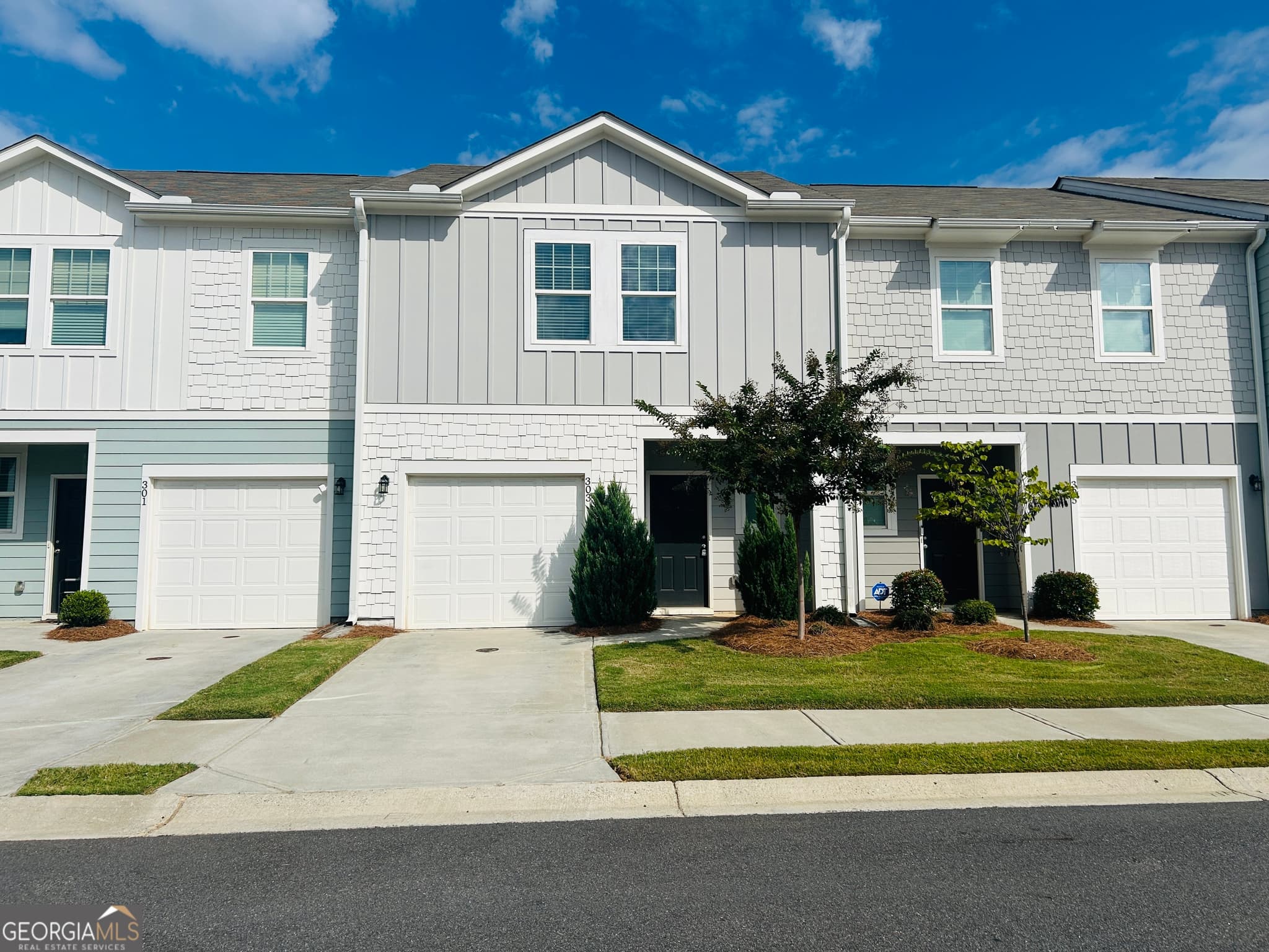 3 bedroom, 2.5 bathroom, 1,420 sq ft townhouse for rent at 461 Union Station Street, Cartersville, GA 30120 for $1,499 a month — photo 1 of 33