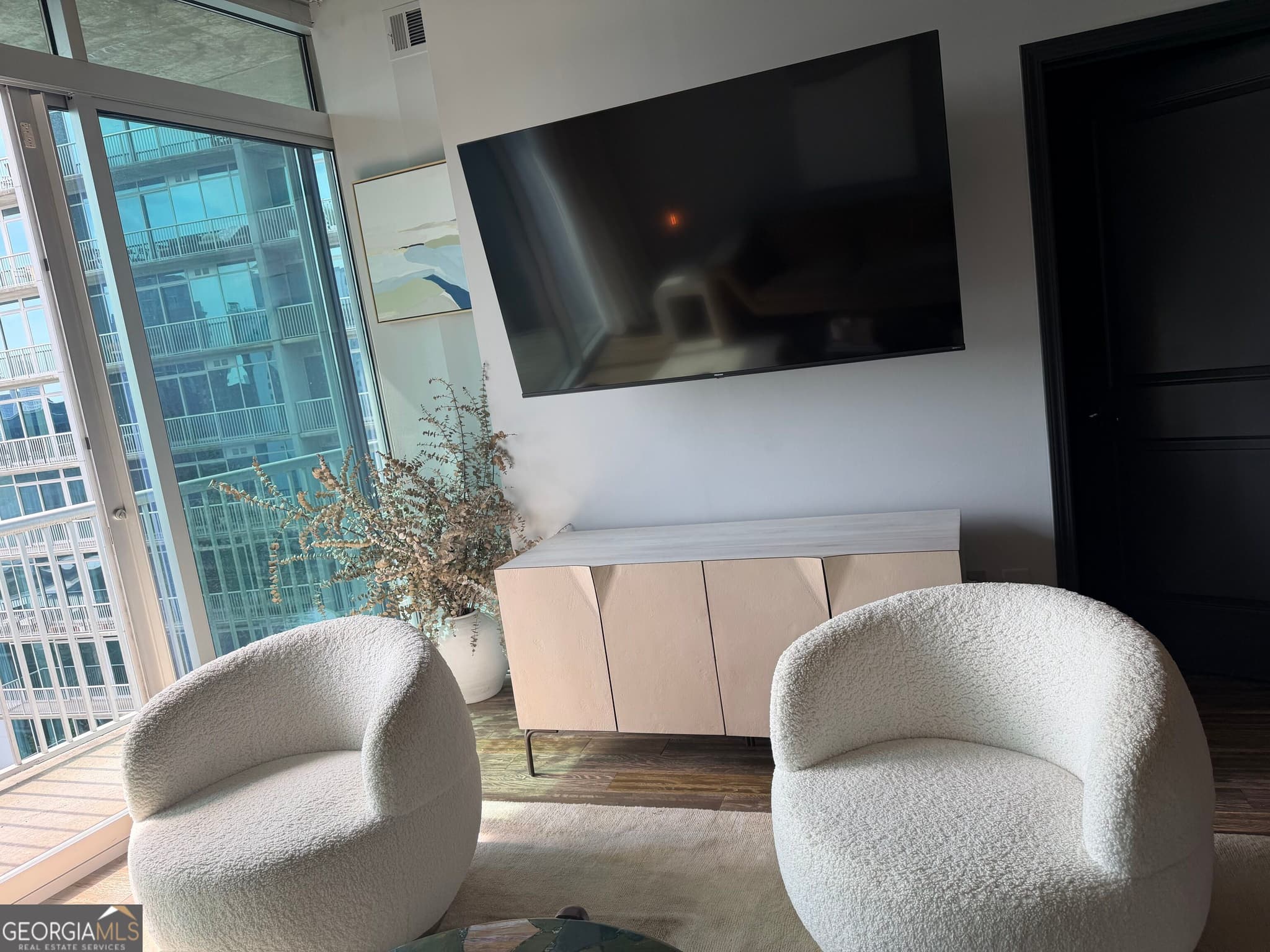 1 bedroom, 1 bathroom, 800 sq ft condominium for sale at 950 W Peachtree Street 1702, Atlanta, GA 30309 — photo 9