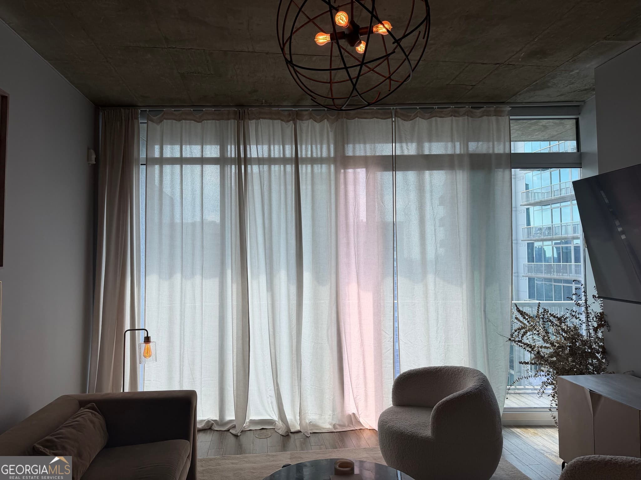 1 bedroom, 1 bathroom, 800 sq ft condominium for sale at 950 W Peachtree Street 1702, Atlanta, GA 30309 — photo 10