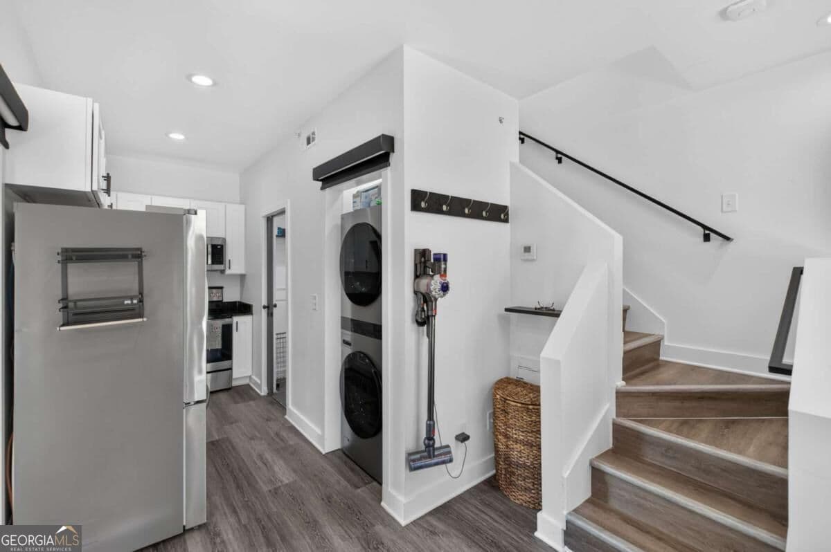 1 bedroom, 1 bathroom, 676 sq ft single family residence for sale at 3120 Godby Road APT 1101, College Park, GA 30349 — photo 7