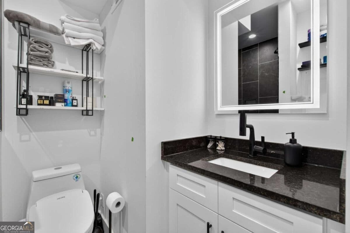 1 bedroom, 1 bathroom, 676 sq ft single family residence for sale at 3120 Godby Road APT 1101, College Park, GA 30349 — photo 9