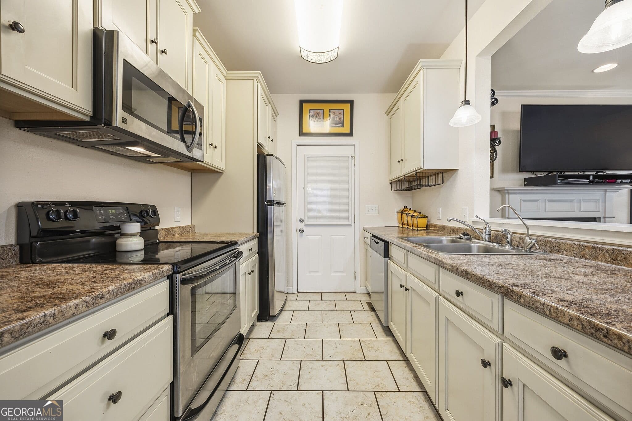 3 bedroom, 3 bathroom, 1,416 sq ft single family residence for sale at 358 Cypress Drive, Gray, GA 31032 — photo 7