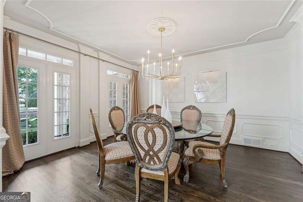 5 bedroom, 6 bathroom, 7,911 sq ft single family residence for sale at 2540 Sugarloaf Club Drive, Duluth, GA 30097 — photo 8