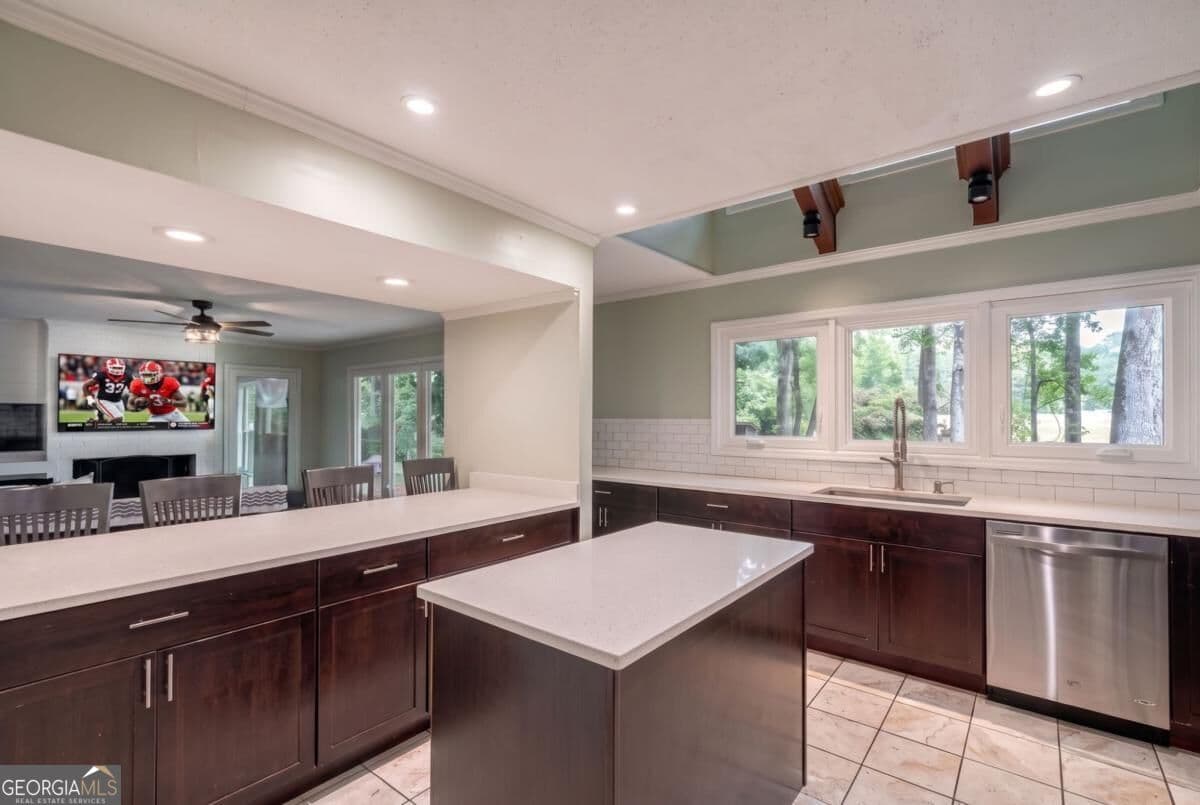 3 bedroom, 2 bathroom, 2,257 sq ft single family residence for sale at 925 Cleveland Road, Bogart, GA 30622 — photo 7