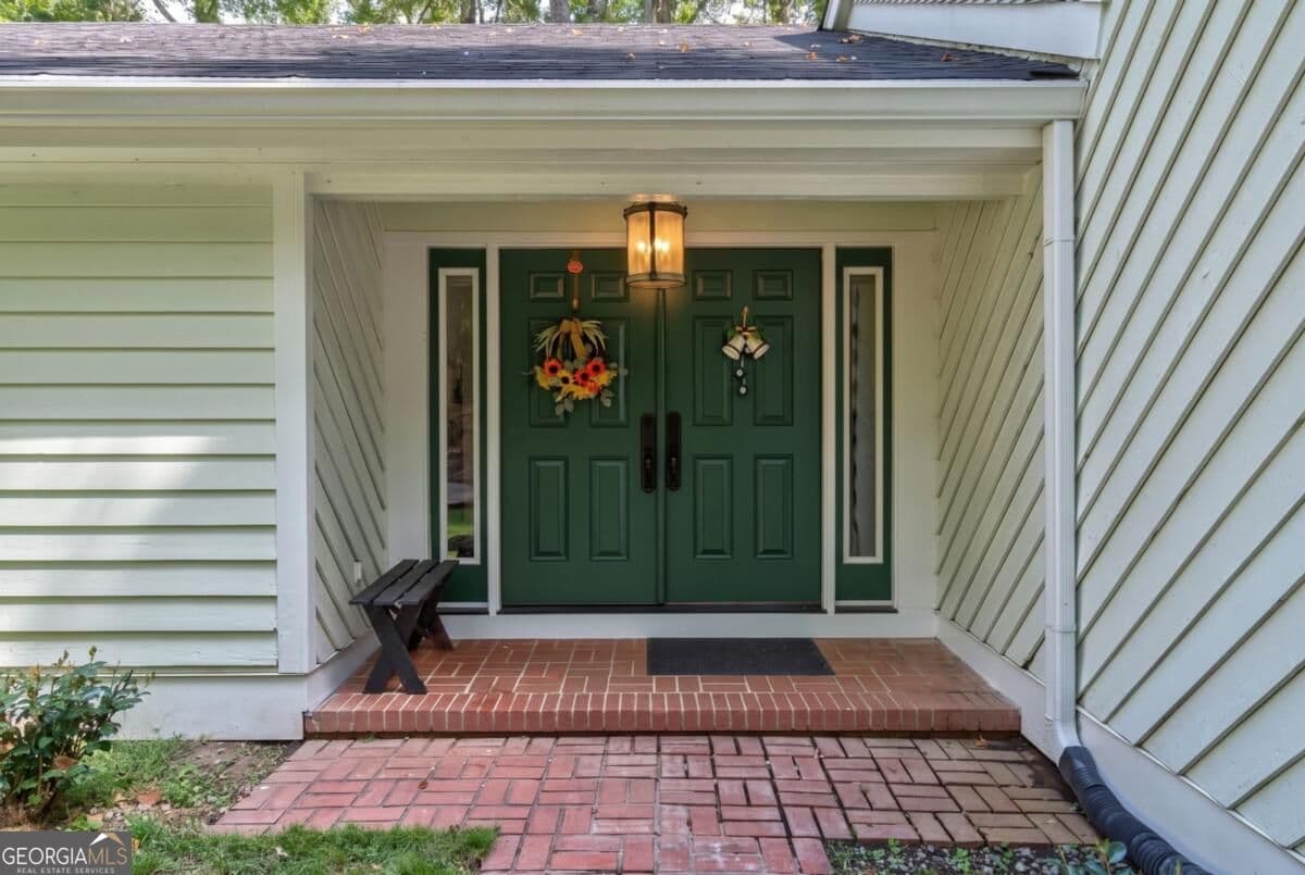 3 bedroom, 2 bathroom, 2,257 sq ft single family residence for sale at 925 Cleveland Road, Bogart, GA 30622 — photo 4