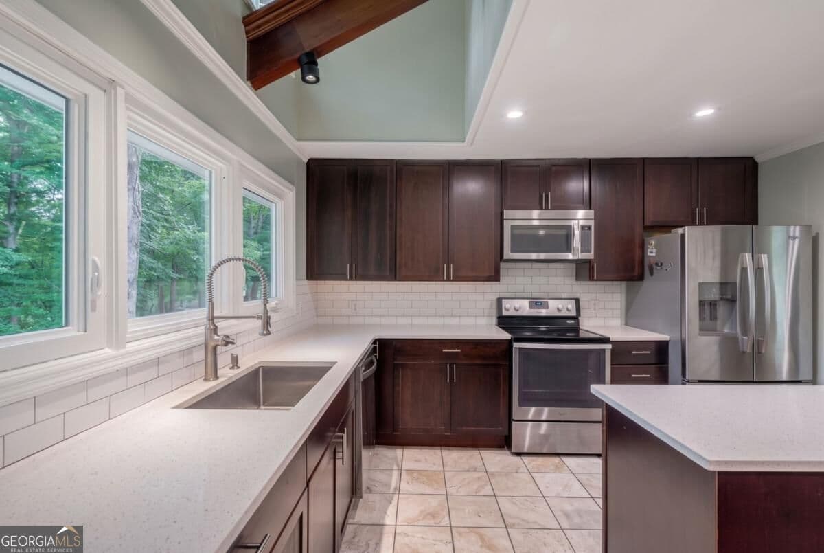 3 bedroom, 2 bathroom, 2,257 sq ft single family residence for sale at 925 Cleveland Road, Bogart, GA 30622 — photo 8