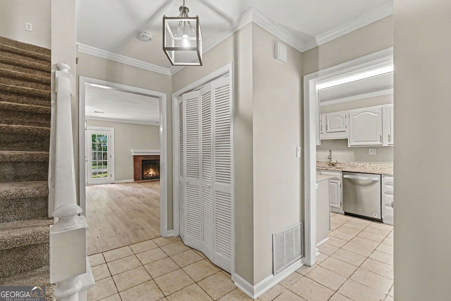 2 bedroom, 2.5 bathroom, 1,200 sq ft townhouse for sale at 567 Salem Woods Drive, Marietta, GA 30067 — photo 5