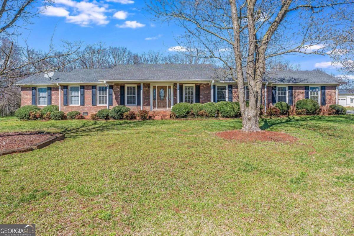 4 bedroom, 2 bathroom, 2,685 sq ft single family residence for sale at 417 Pulliam Lane, Royston, GA 30662