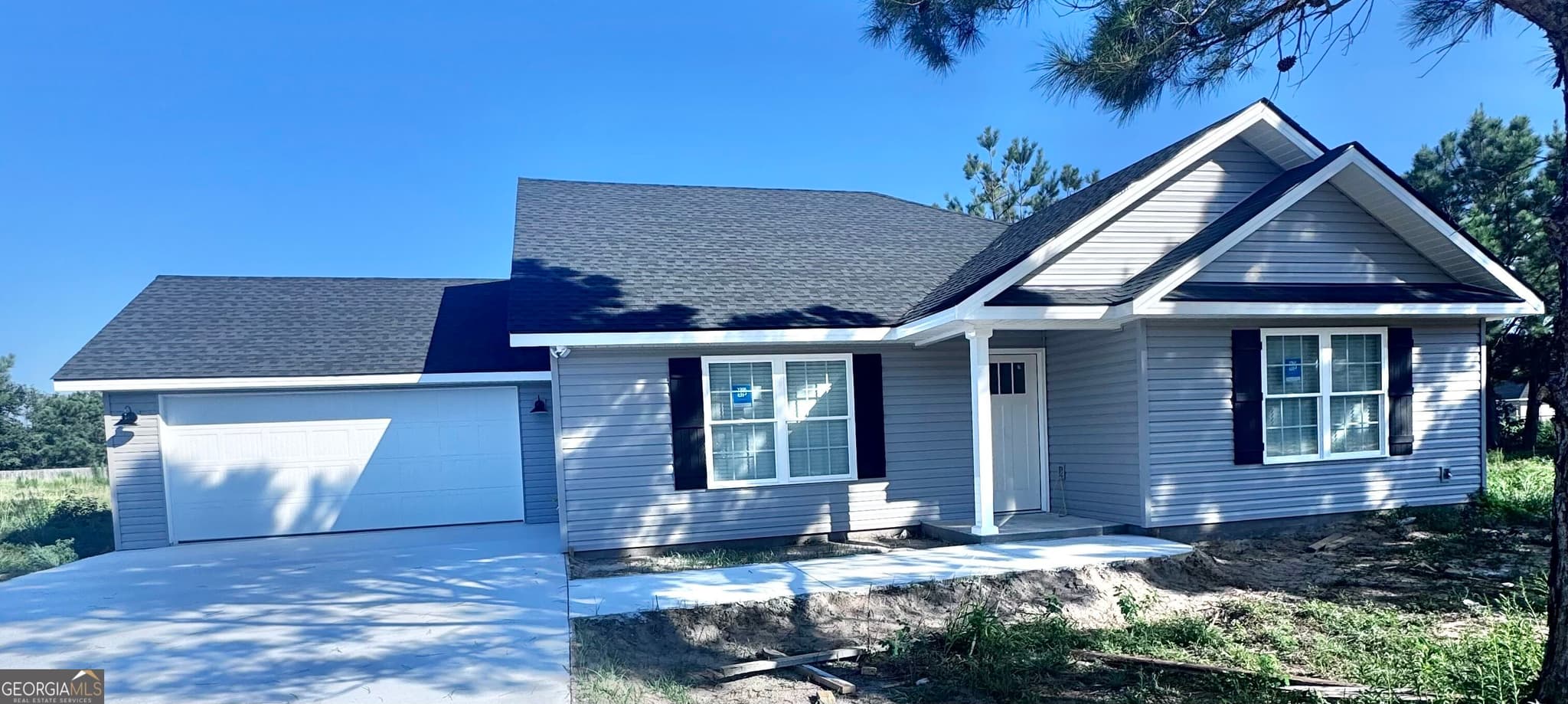 3 bedroom, 2 bathroom, 1,320 sq ft single family residence for sale at 61 Crestview Lane, Claxton, GA 30417 — photo 2
