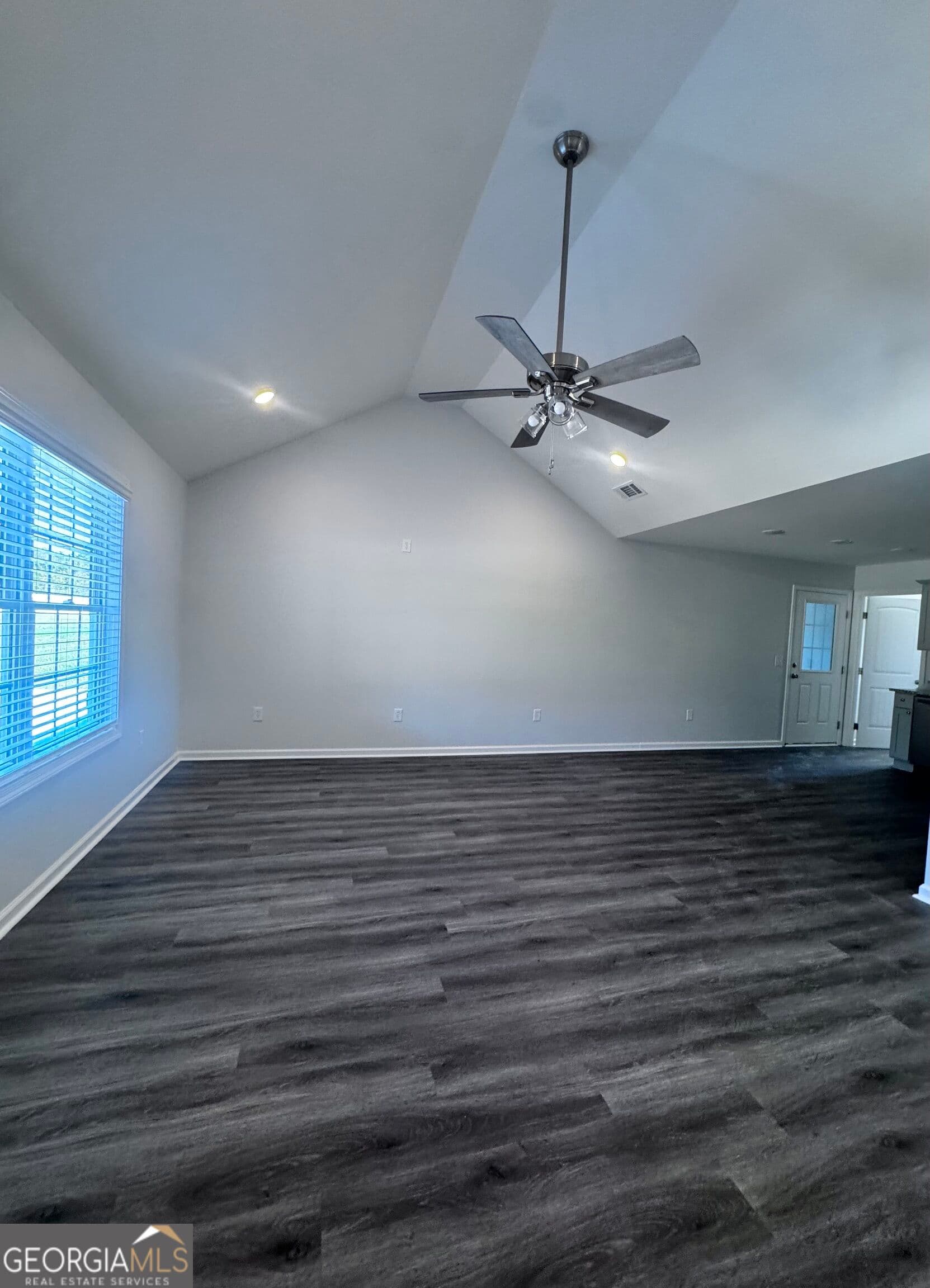 3 bedroom, 2 bathroom, 1,320 sq ft single family residence for sale at 61 Crestview Lane, Claxton, GA 30417 — photo 10