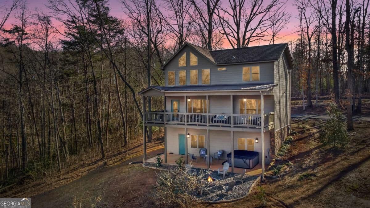 4 bedroom, 3.5 bathroom, 2,592 sq ft single family residence for sale at 196 Grayson Point, Blue Ridge, GA 30513 — photo 2