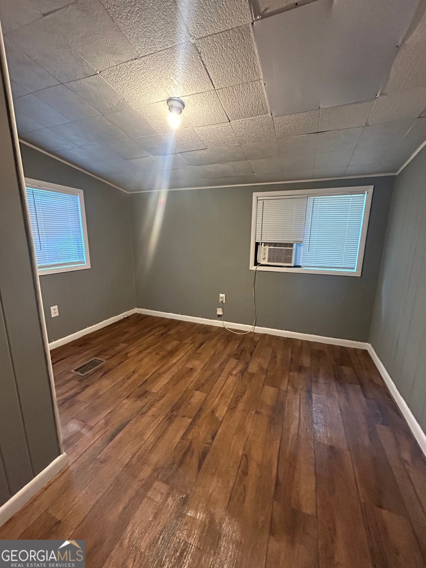 3 bedroom, 1 bathroom, 1,020 sq ft single family residence for sale at 330 Meadowbrook Drive, Mcdonough, GA 30253 — photo 4