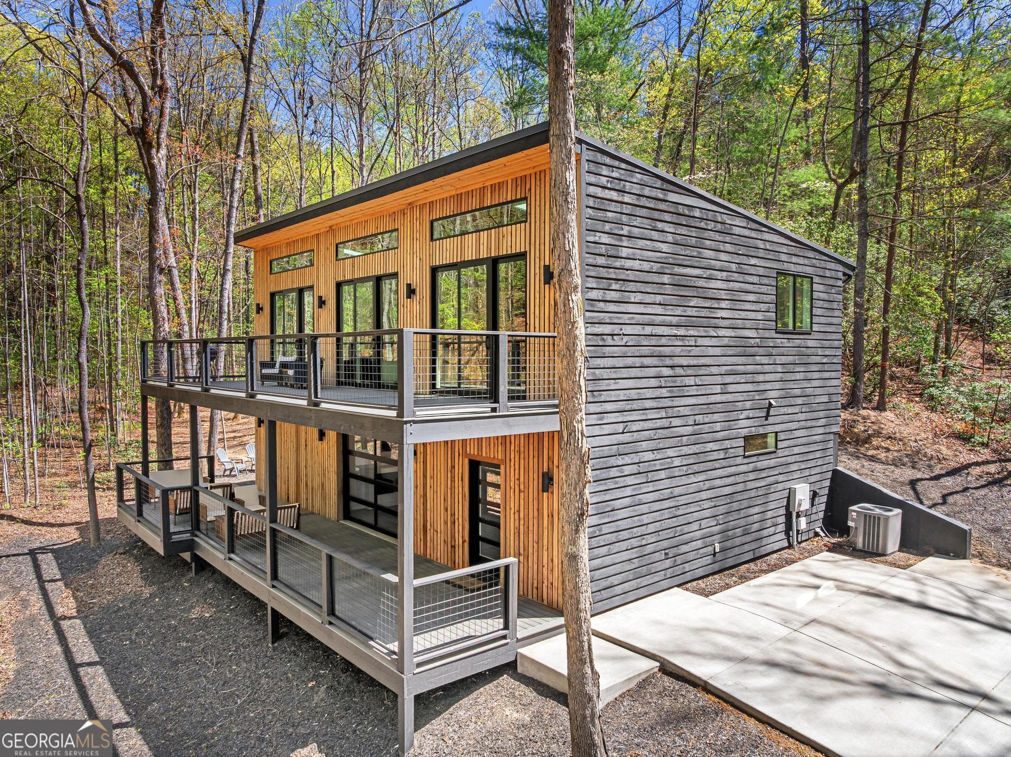 3 bedroom, 3 bathroom, 2,352 sq ft cabin,single family residence for sale at 150 Clarice Lane, Sautee Nacoochee, GA 30571 — photo 3