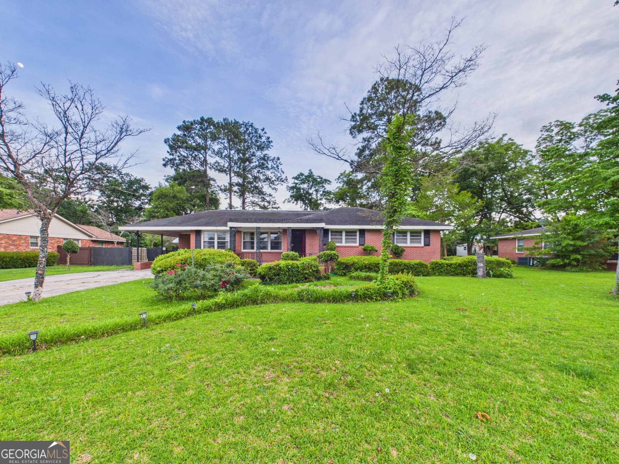 3 bedroom, 3 bathroom, 2,314 sq ft single family residence sold at 209 Bernard Drive, Warner Robins, GA 31093