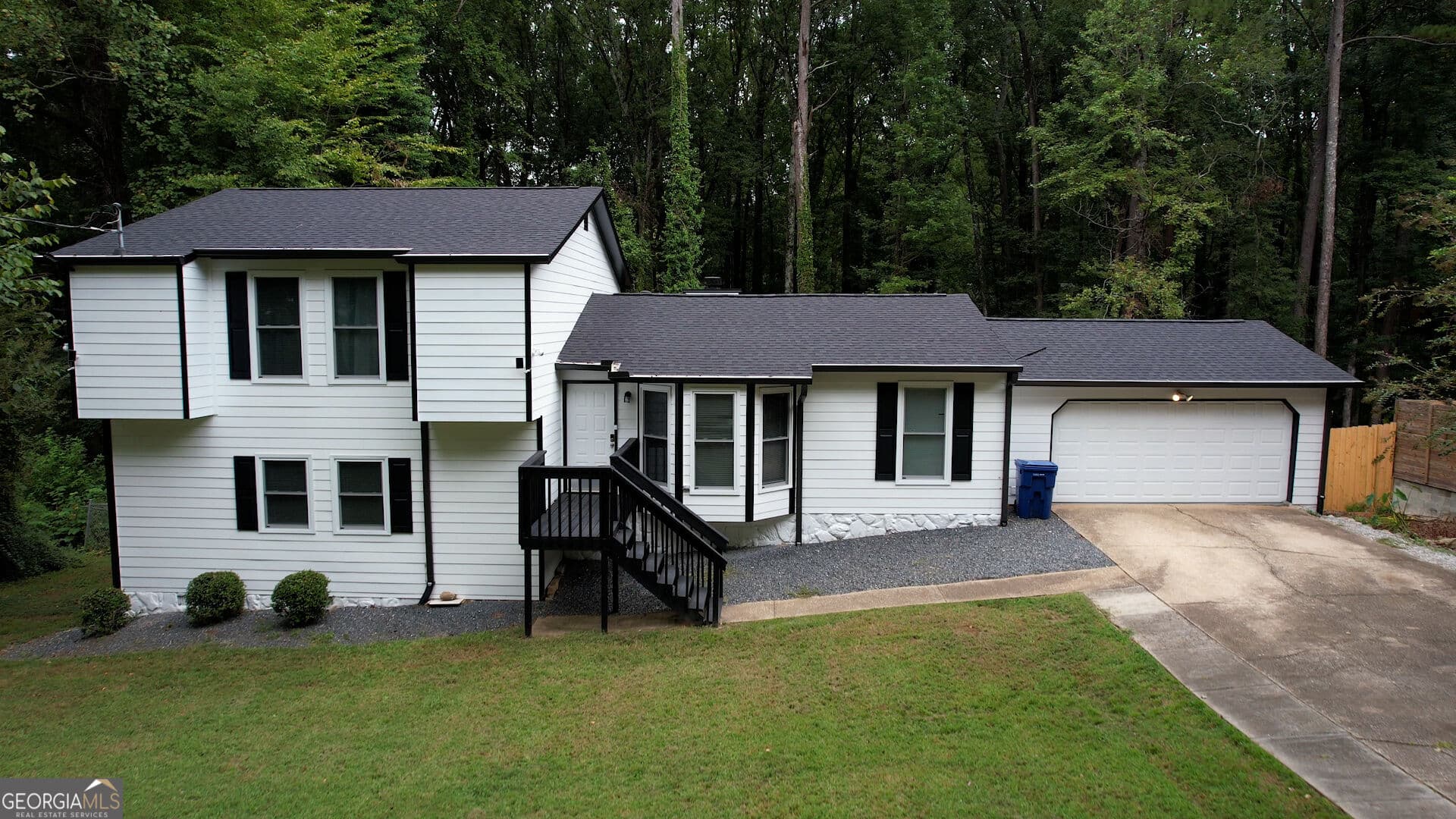 6 bedroom, 4 bathroom, 2,570 sq ft single family residence for sale at 1173 Mill Ridge Drive, Lawrenceville, GA 30046 — photo 3