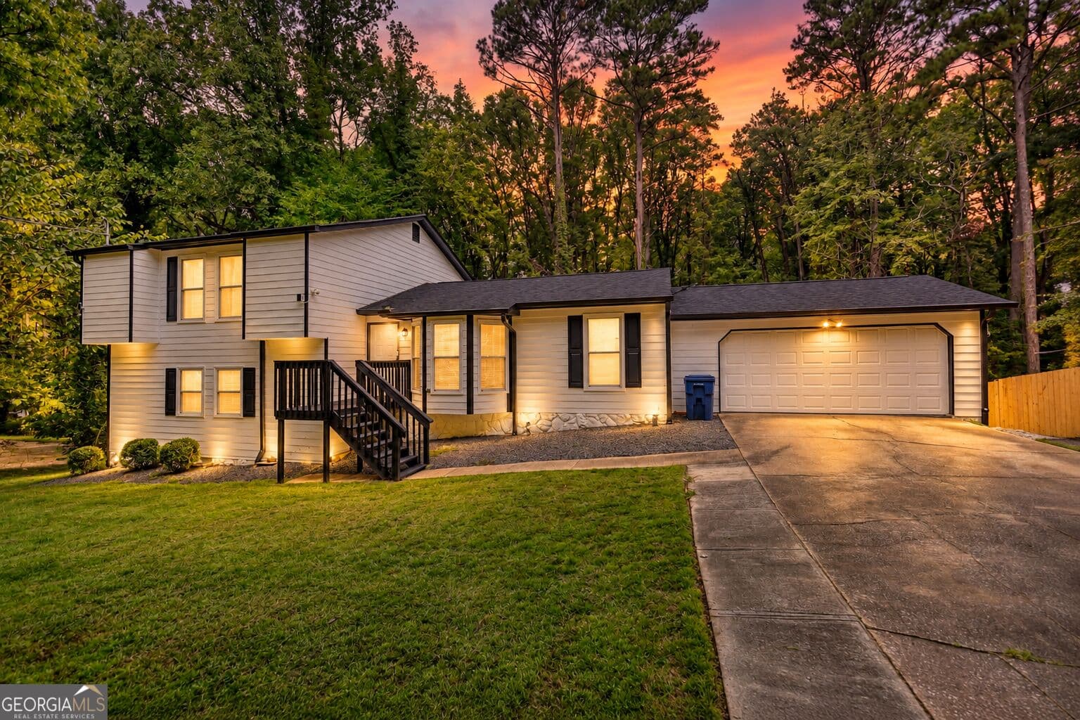 6 bedroom, 4 bathroom, 2,570 sq ft single family residence for sale at 1173 Mill Ridge Drive, Lawrenceville, GA 30046 — photo 1 of 55