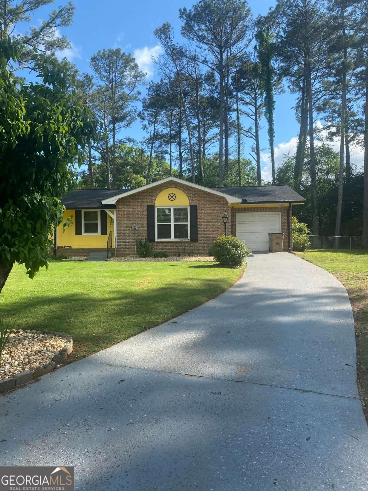 3 bedroom, 2 bathroom, 1,254 sq ft single family residence for rent at 8783 Homewood Court, Riverdale, GA 30274 for $1,695 a month — photo 1 of 25