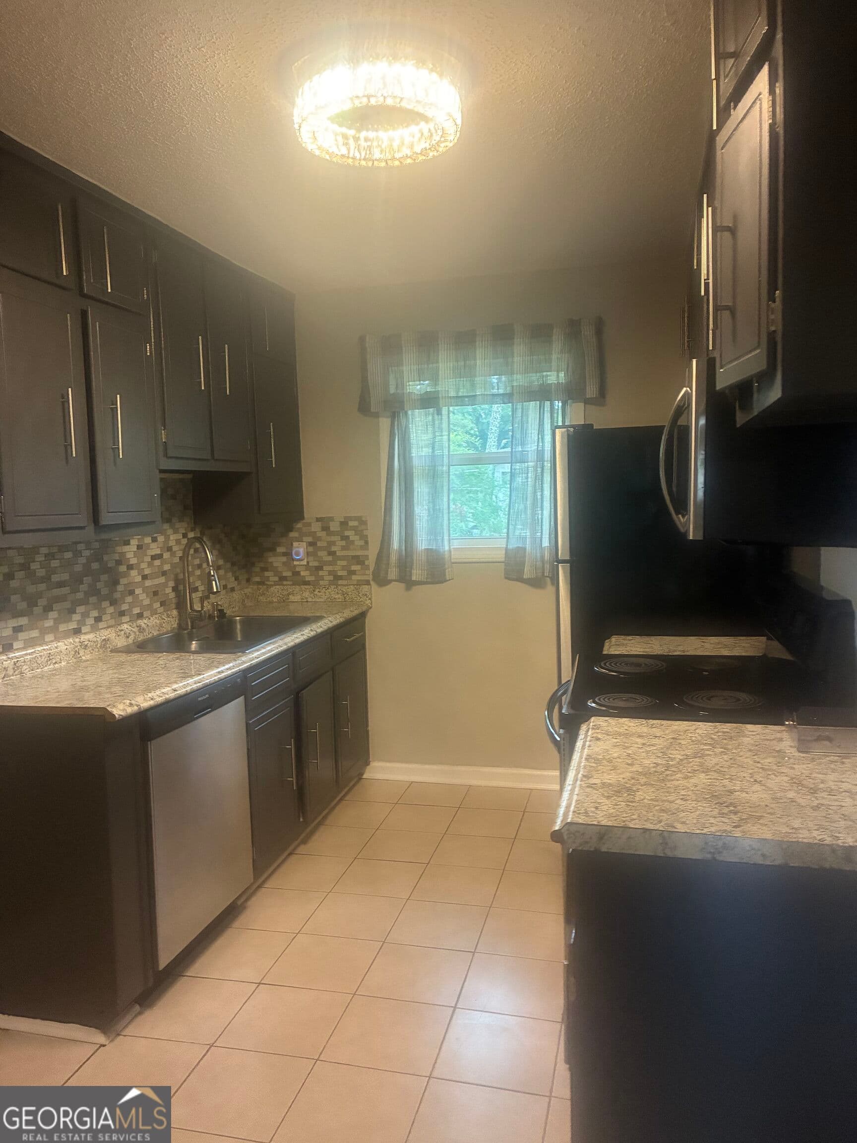 3 bedroom, 2 bathroom, 1,254 sq ft single family residence for rent at 8783 Homewood Court, Riverdale, GA 30274 for $1,695 a month — photo 4