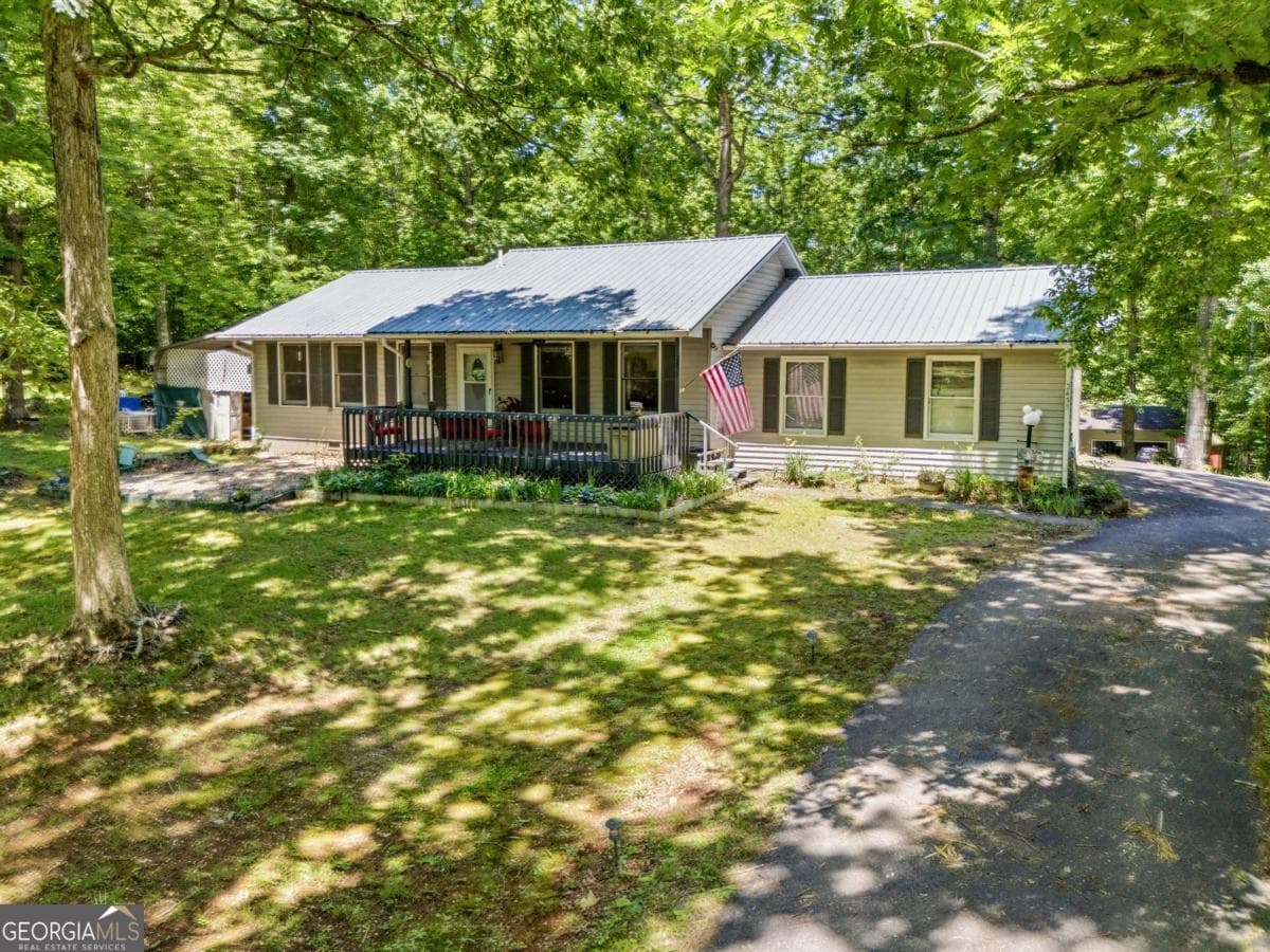 2 bedroom, 2 bathroom, 1,176 sq ft single family residence sold at 2455 Oak Knoll Drive, Hiawassee, GA 30546