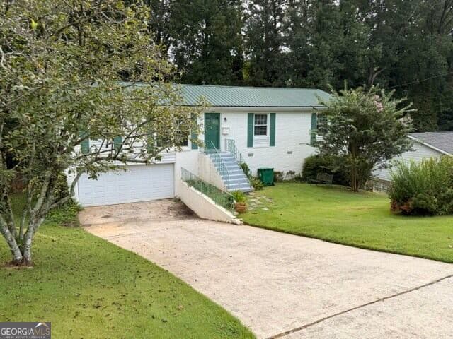 3 bedroom, 2 bathroom, 2,407 sq ft single family residence for sale at 1587 Drayton Woods Drive, Tucker, GA 30084 — photo 3