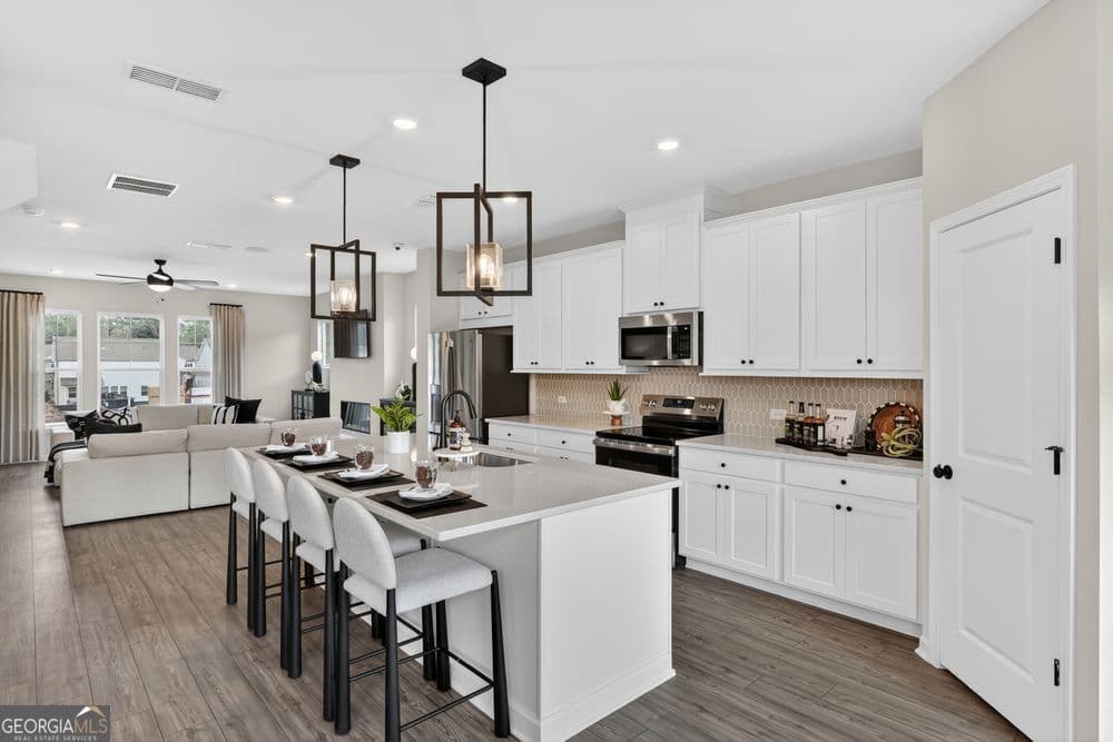 4 bedroom, 3.5 bathroom, 2,340 sq ft townhouse for sale at 2711 Dreycott Lane, Lawrenceville, GA 30043 — photo 9