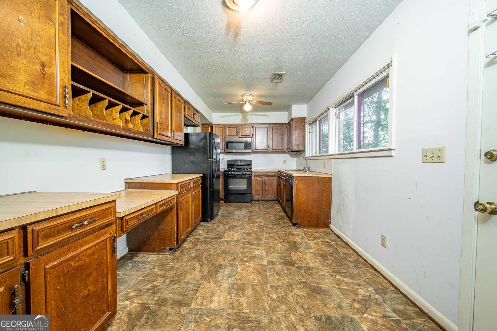 3 bedroom, 2 bathroom single family residence for sale at 3215 Melrose Drive, Columbus, GA 31906 — photo 6