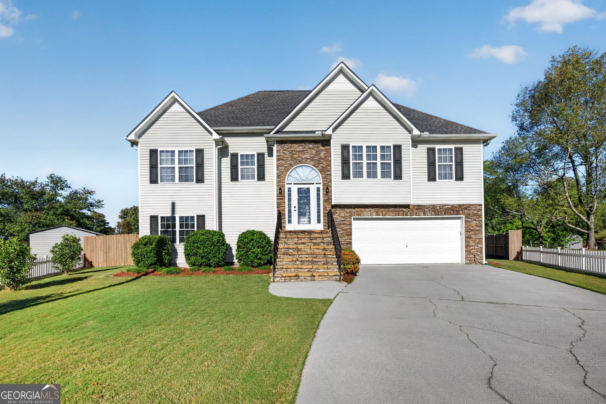 4 bedroom, 3 bathroom single family residence for sale at 108 Summerfield Way, Calhoun, GA 30701 — photo 2
