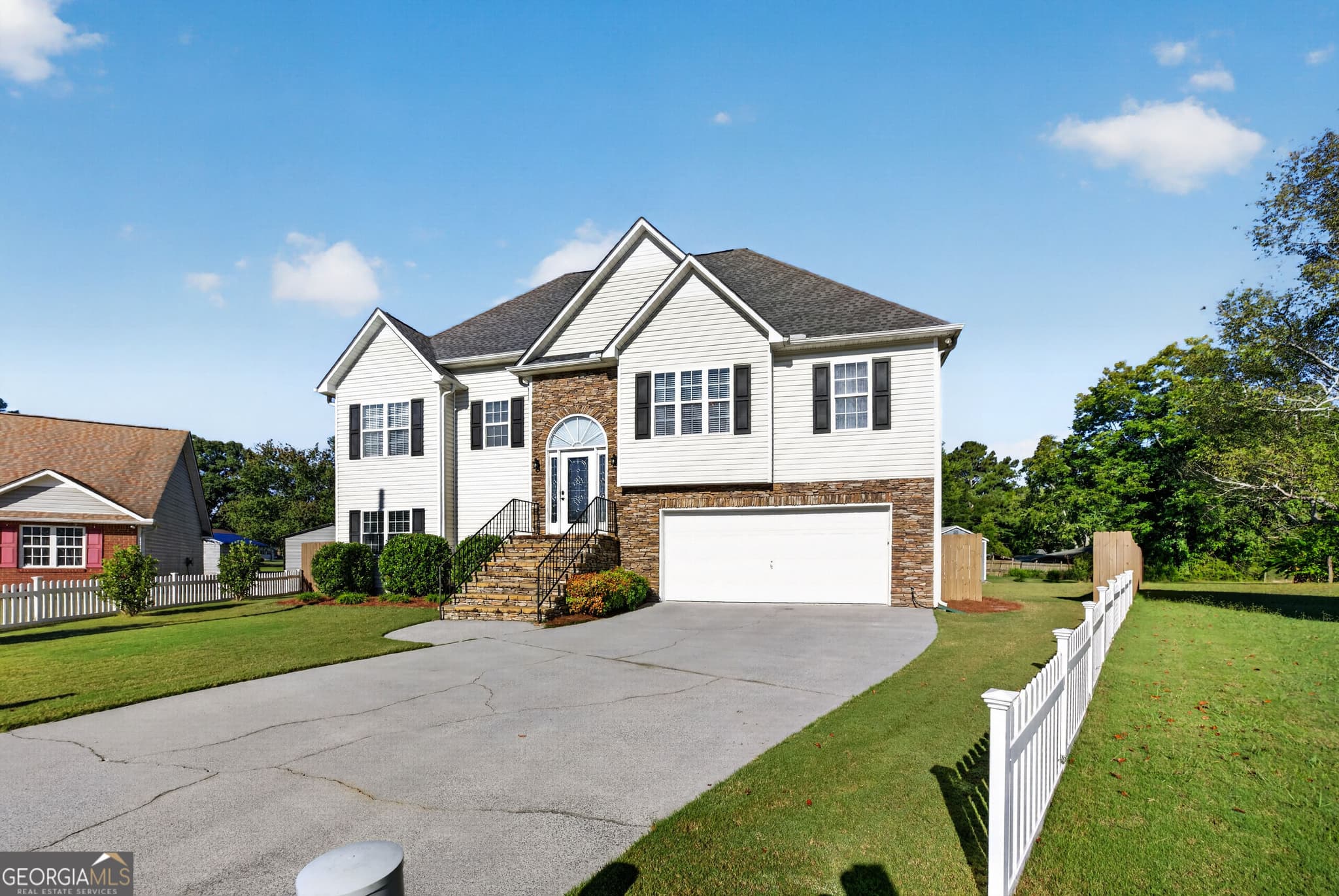 4 bedroom, 3 bathroom single family residence for sale at 108 Summerfield Way, Calhoun, GA 30701 — photo 3
