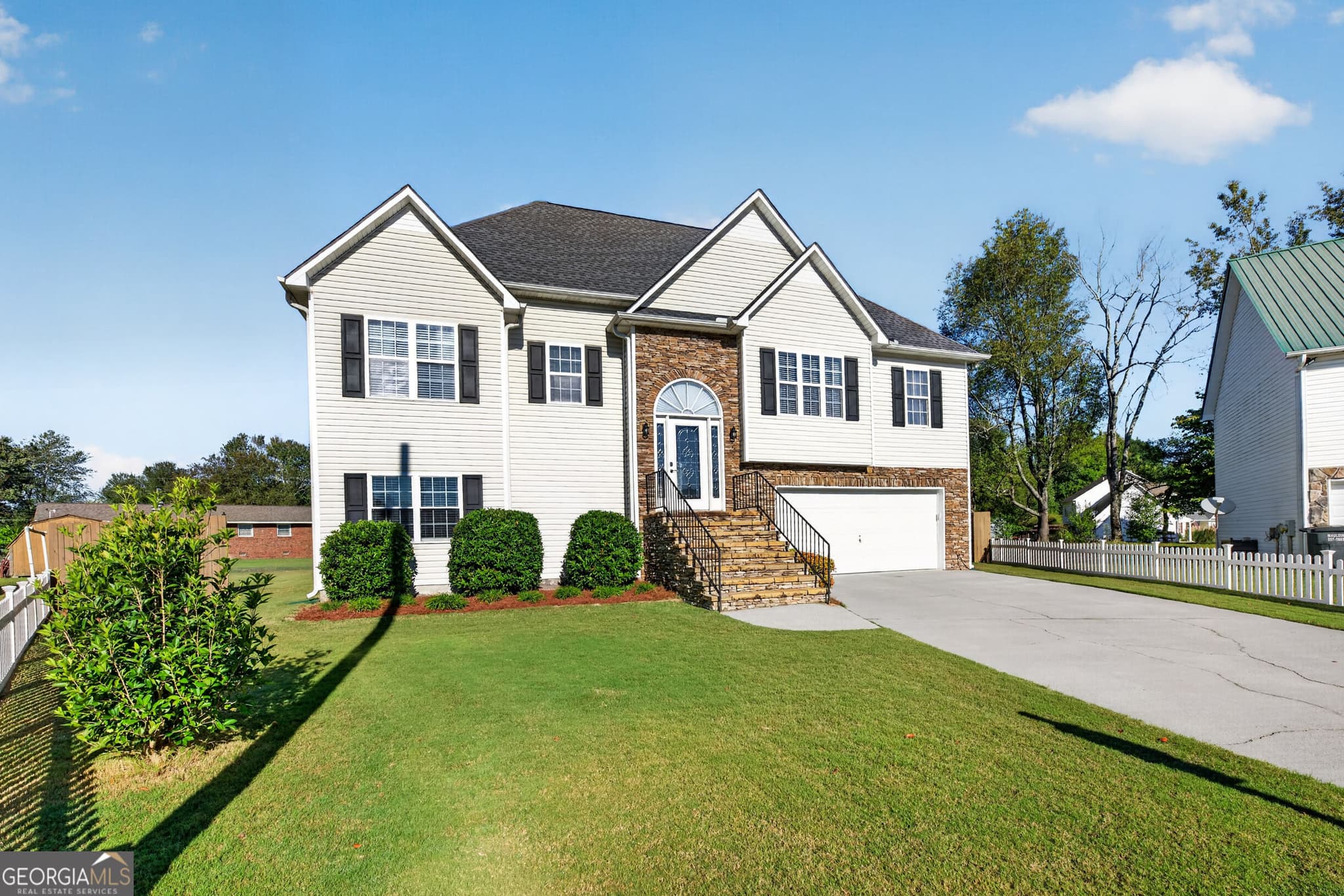 4 bedroom, 3 bathroom single family residence for sale at 108 Summerfield Way, Calhoun, GA 30701 — photo 4
