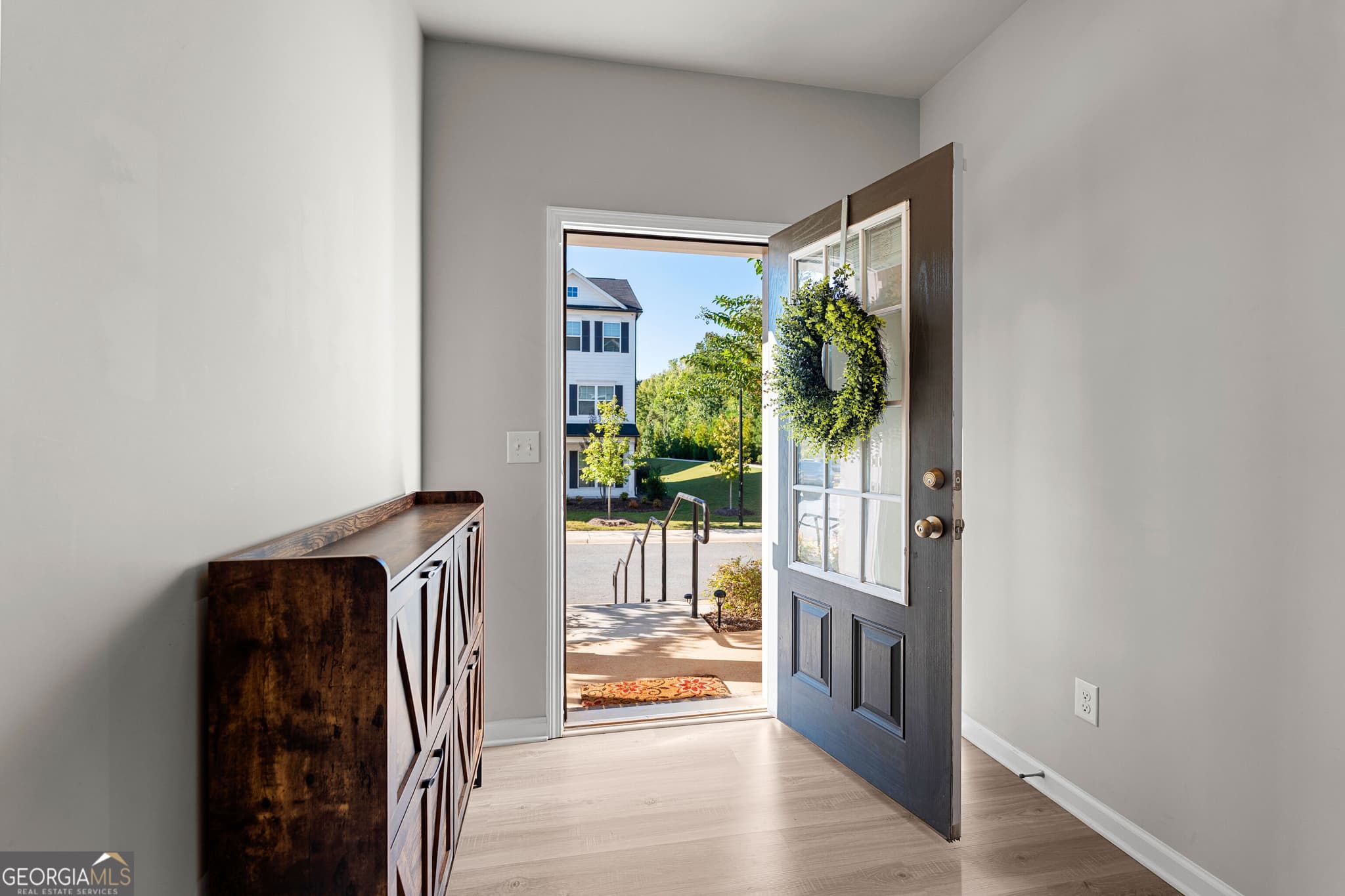 4 bedroom, 3.5 bathroom, 2,000 sq ft townhouse for sale at 10 Silver Lane, Newnan, GA 30263 — photo 7
