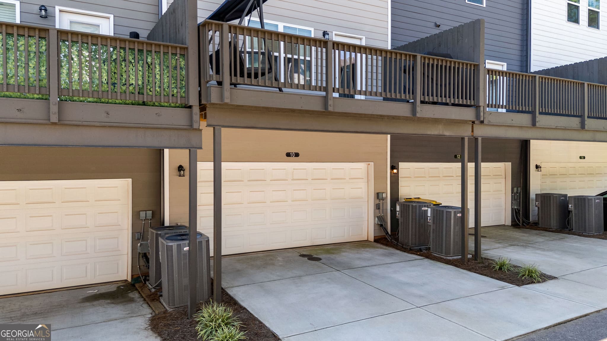 4 bedroom, 3.5 bathroom, 2,000 sq ft townhouse for sale at 10 Silver Lane, Newnan, GA 30263 — photo 4