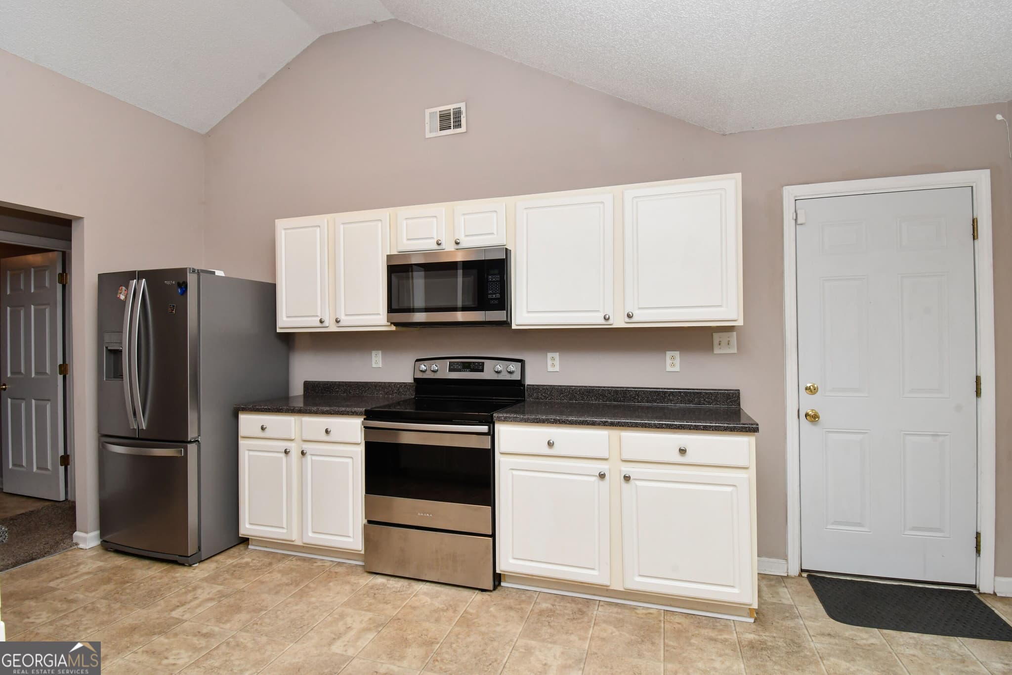 3 bedroom, 2 bathroom, 1,571 sq ft single family residence for rent at 4747 Bob White Run, Lithonia, GA 30038 for $1,950 a month — photo 5