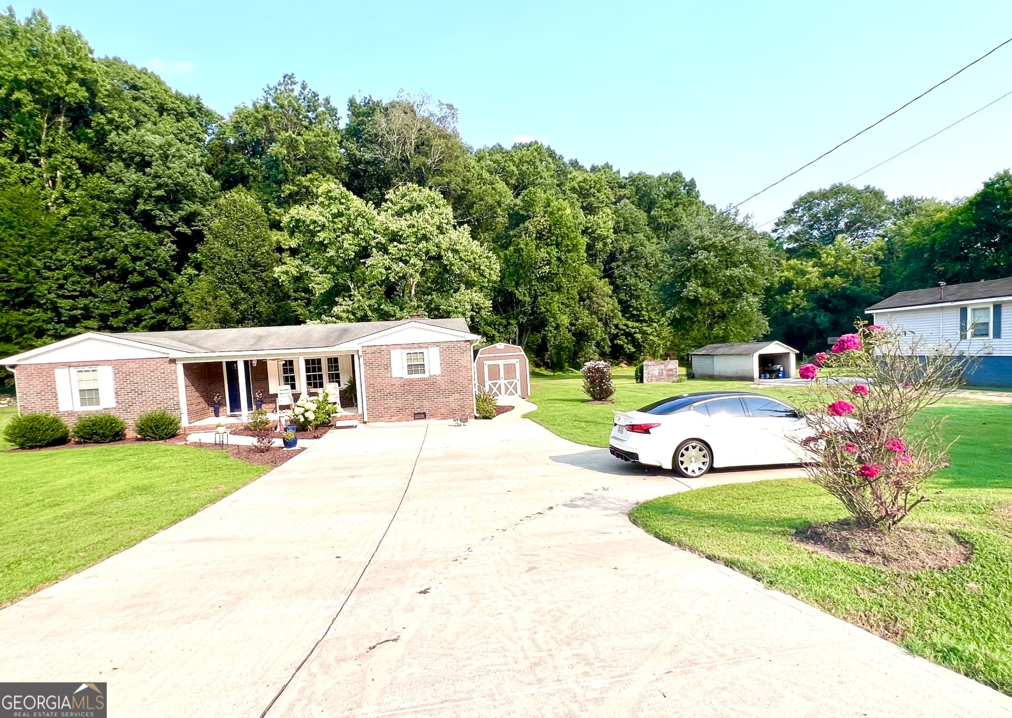 3 bedroom, 2 bathroom, 1,388 sq ft single family residence for sale at 1517 Cave Spring Road, Rome, GA 30161 — photo 2