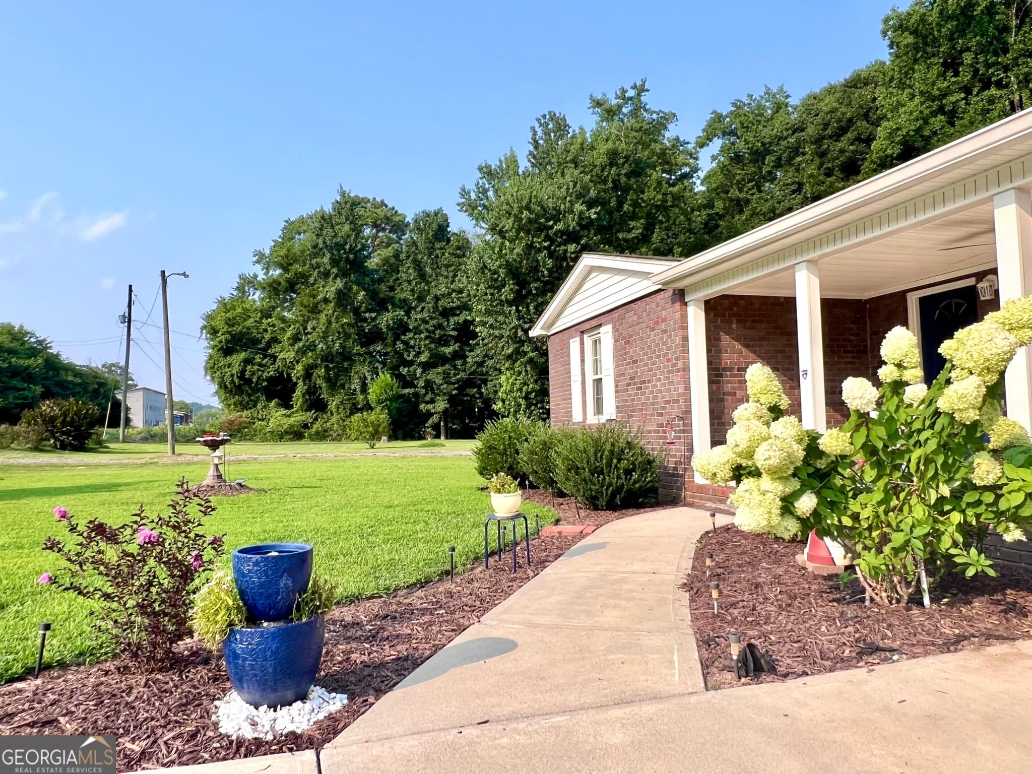 3 bedroom, 2 bathroom, 1,388 sq ft single family residence for sale at 1517 Cave Spring Road, Rome, GA 30161 — photo 4
