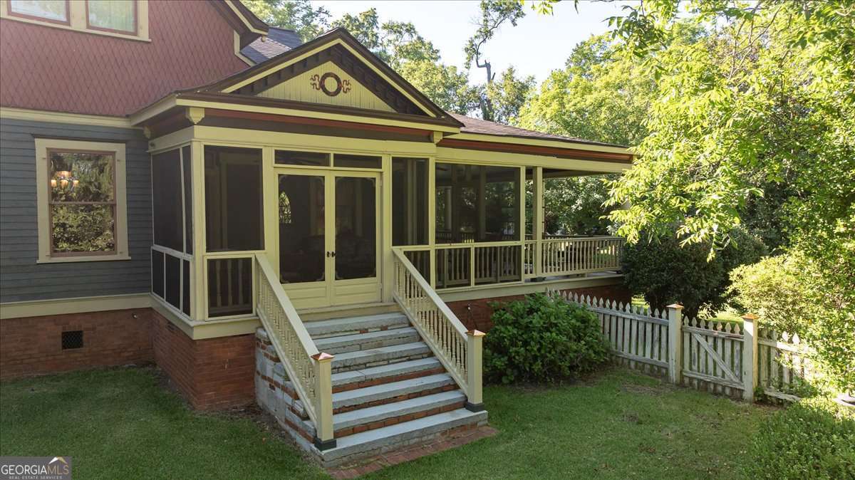 4 bedroom, 3 bathroom, 3,872 sq ft single family residence for sale at 311 Church Street, Lexington, GA 30648 — photo 6