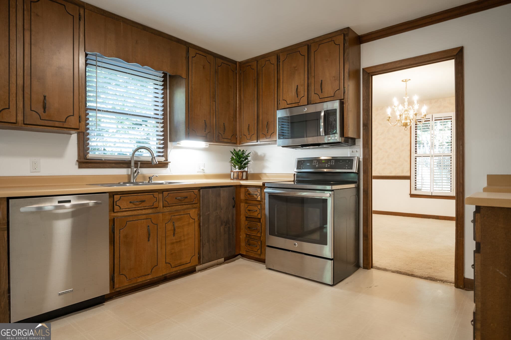 4 bedroom, 2.5 bathroom, 2,268 sq ft single family residence for sale at 175 Windfall Drive, Winterville, GA 30683 — photo 10