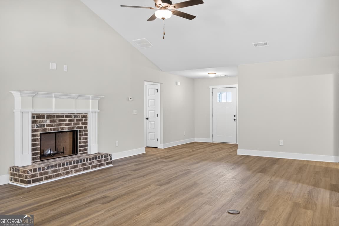4 bedroom, 2.5 bathroom, 2,250 sq ft single family residence for sale at 648 Seed Cleaner Road 13, Hartwell, GA 30643 — photo 7